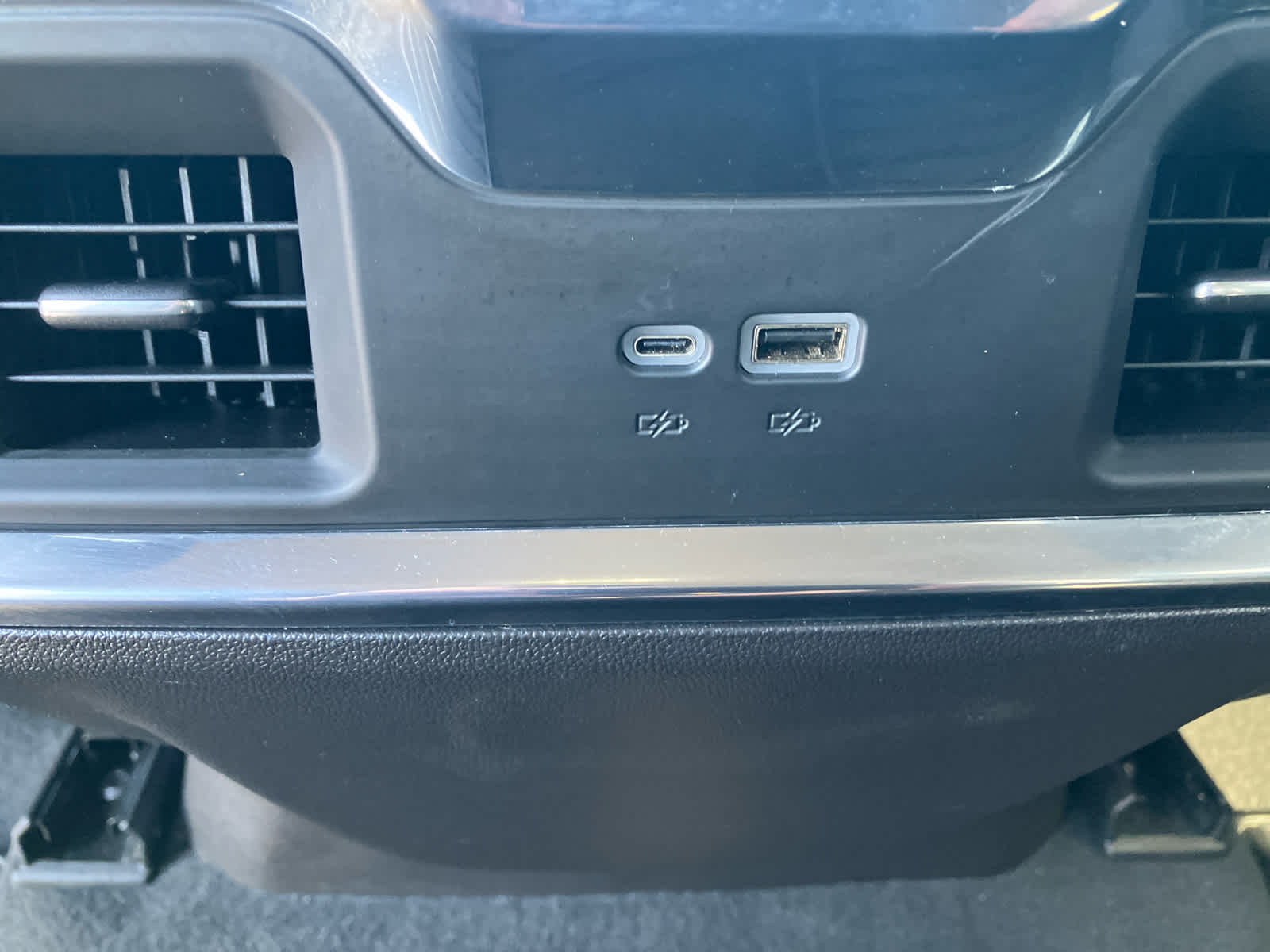 2024 GMC Sierra 1500 photo 41 of 43