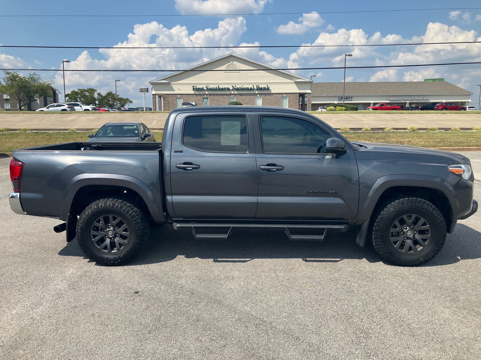 2023 Toyota Tacoma photo 5 of 29
