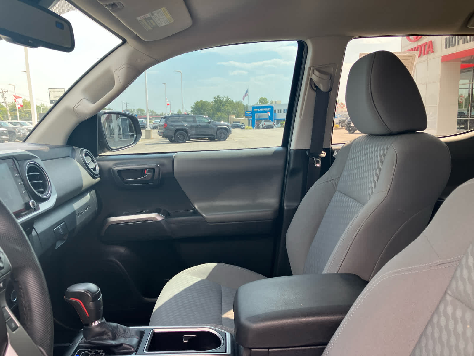 2023 Toyota Tacoma photo 7 of 29