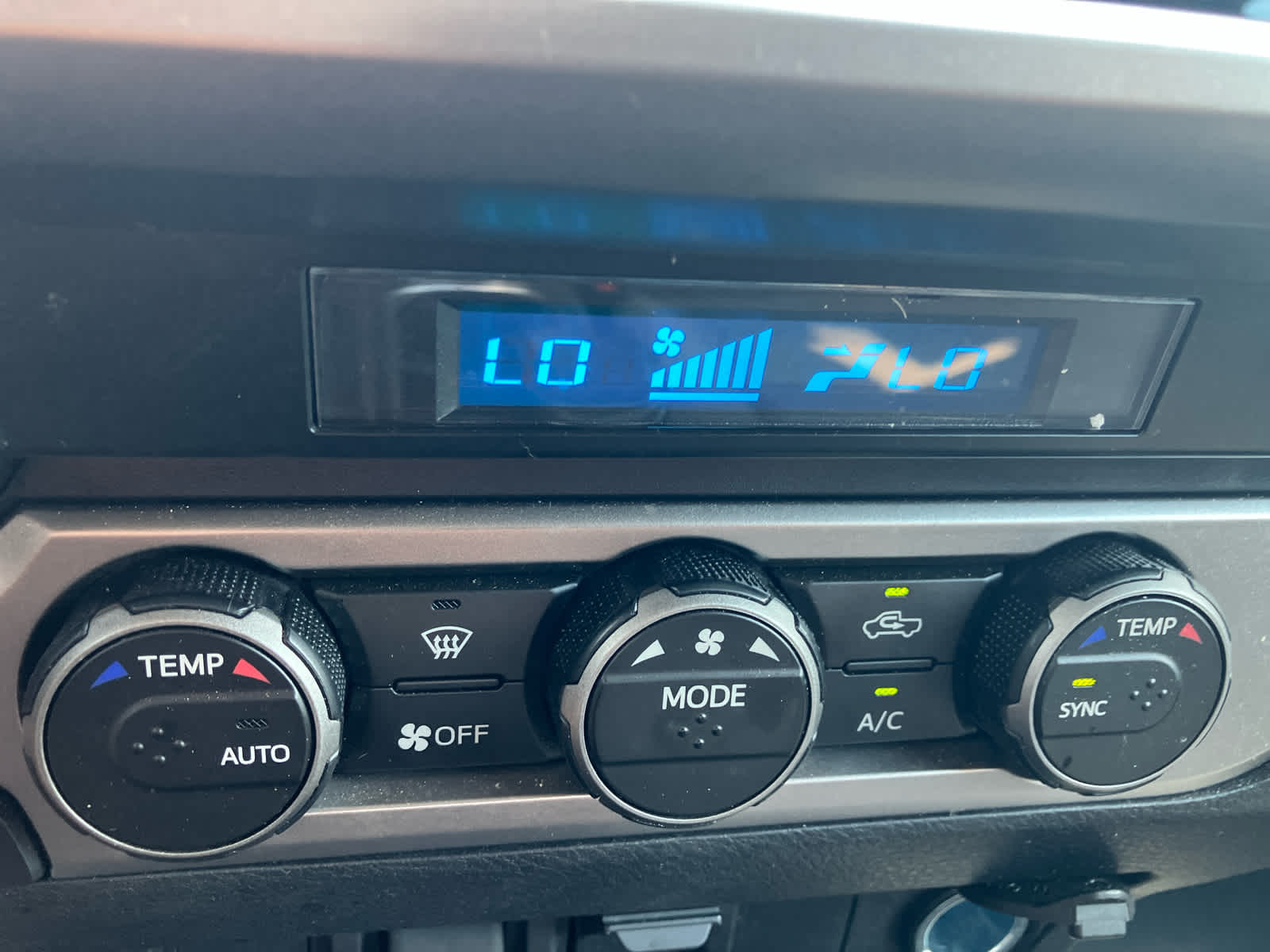 2023 Toyota Tacoma photo 21 of 29