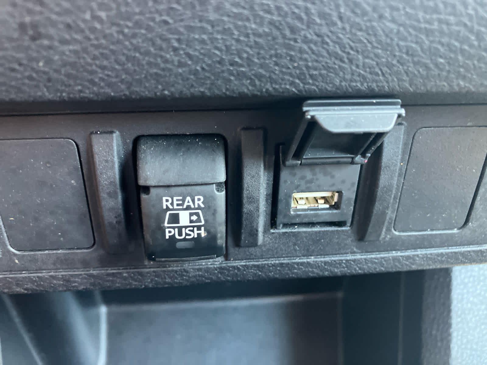 2023 Toyota Tacoma photo 24 of 29