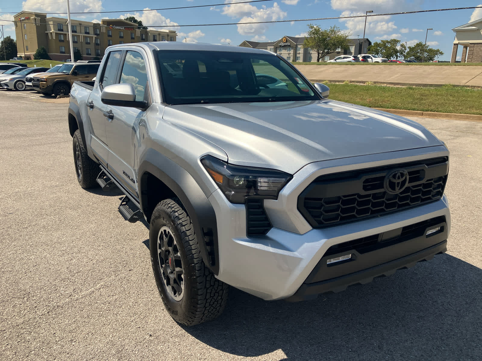 2026 Toyota Tacoma photo 4 of 35