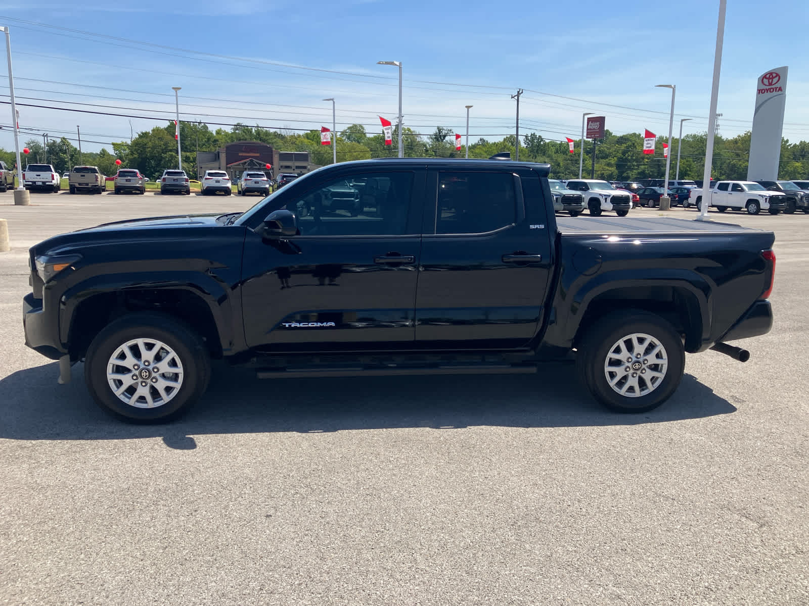 2024 Toyota Tacoma photo 5 of 38