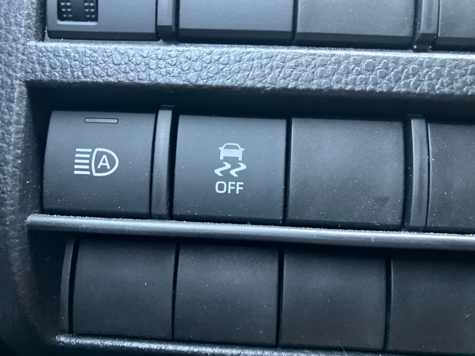 2024 Toyota Tacoma photo 16 of 38