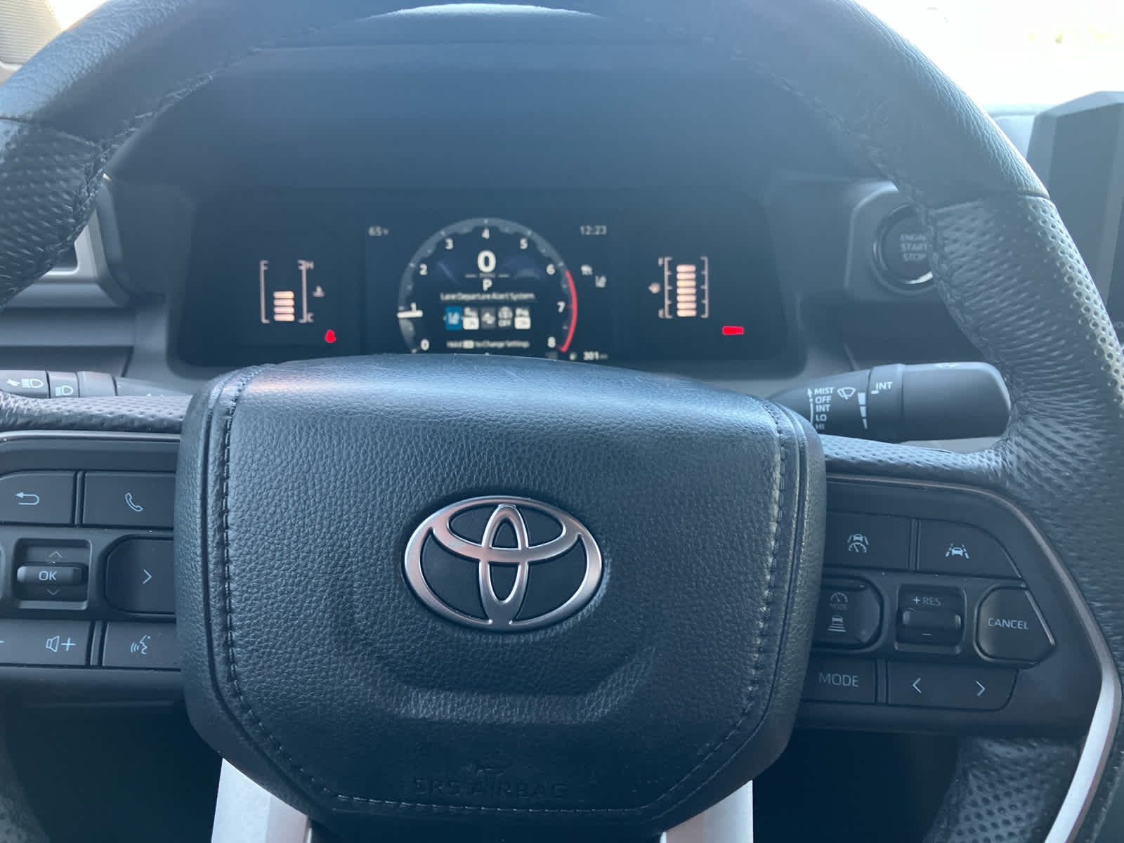 2024 Toyota Tacoma photo 17 of 38