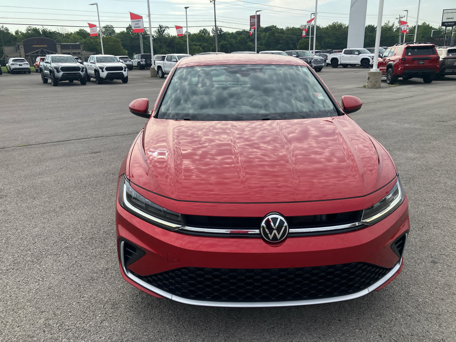 2025 Volkswagen Jetta photo 2 of 34