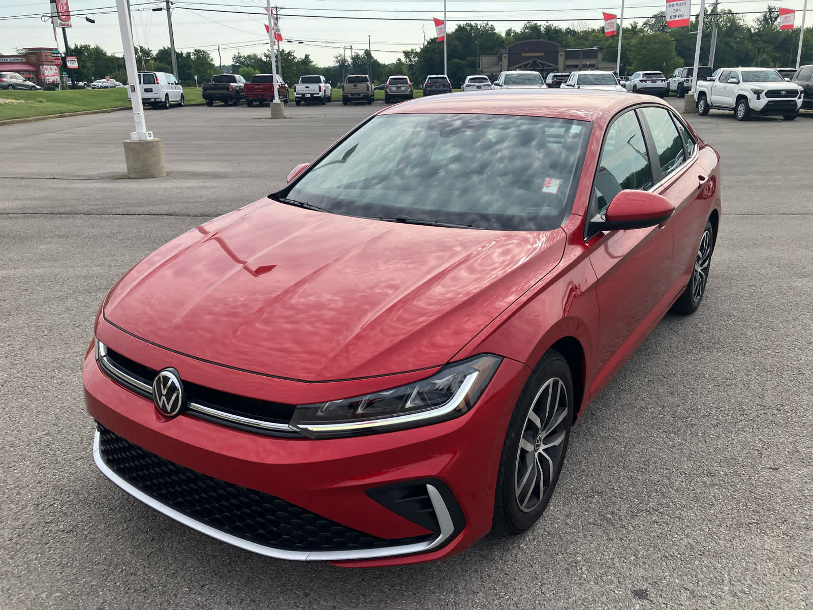 2025 Volkswagen Jetta photo 3 of 34