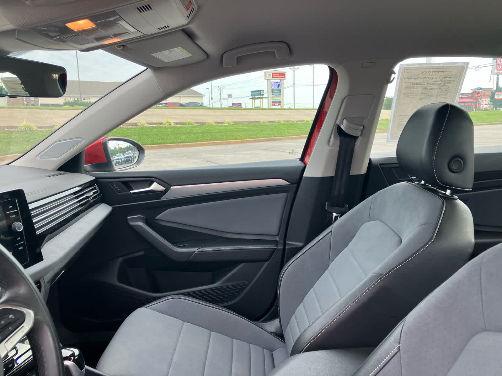 2025 Volkswagen Jetta photo 10 of 34