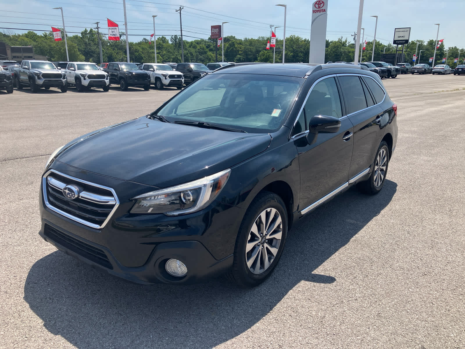 2019 Subaru Outback photo 3 of 40