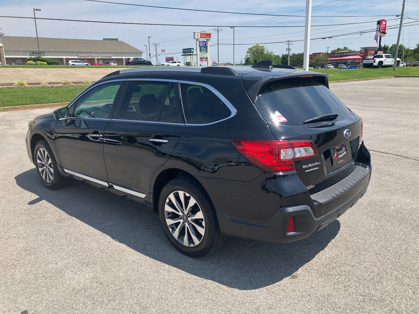 2019 Subaru Outback photo 5 of 40