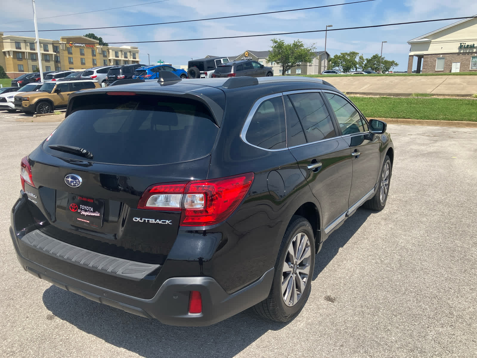 2019 Subaru Outback photo 7 of 40