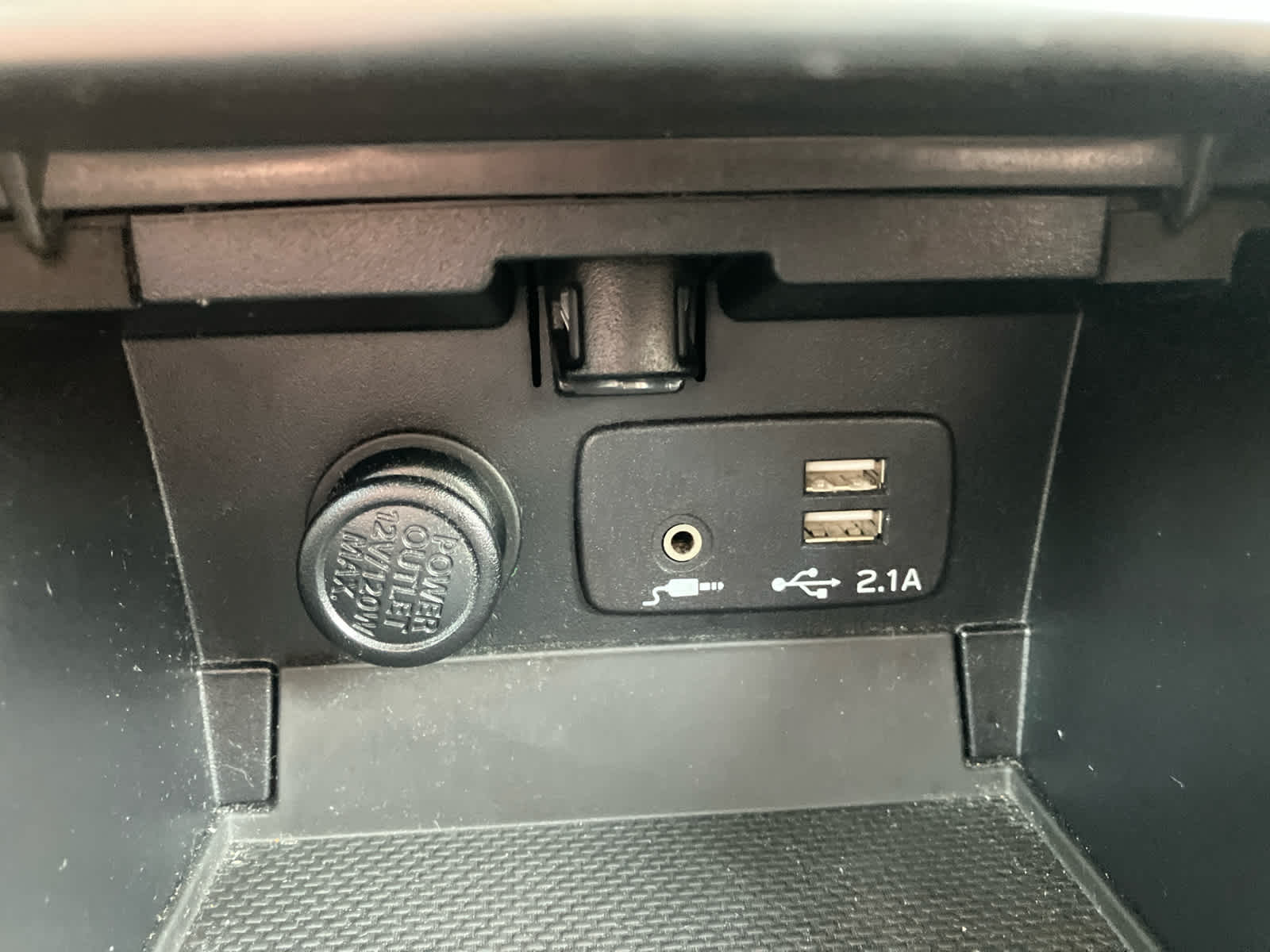 2019 Subaru Outback photo 34 of 40