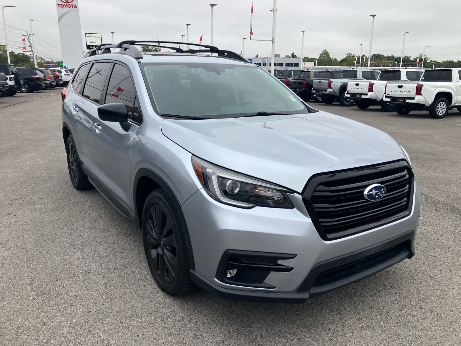 2022 Subaru Ascent photo 2 of 37