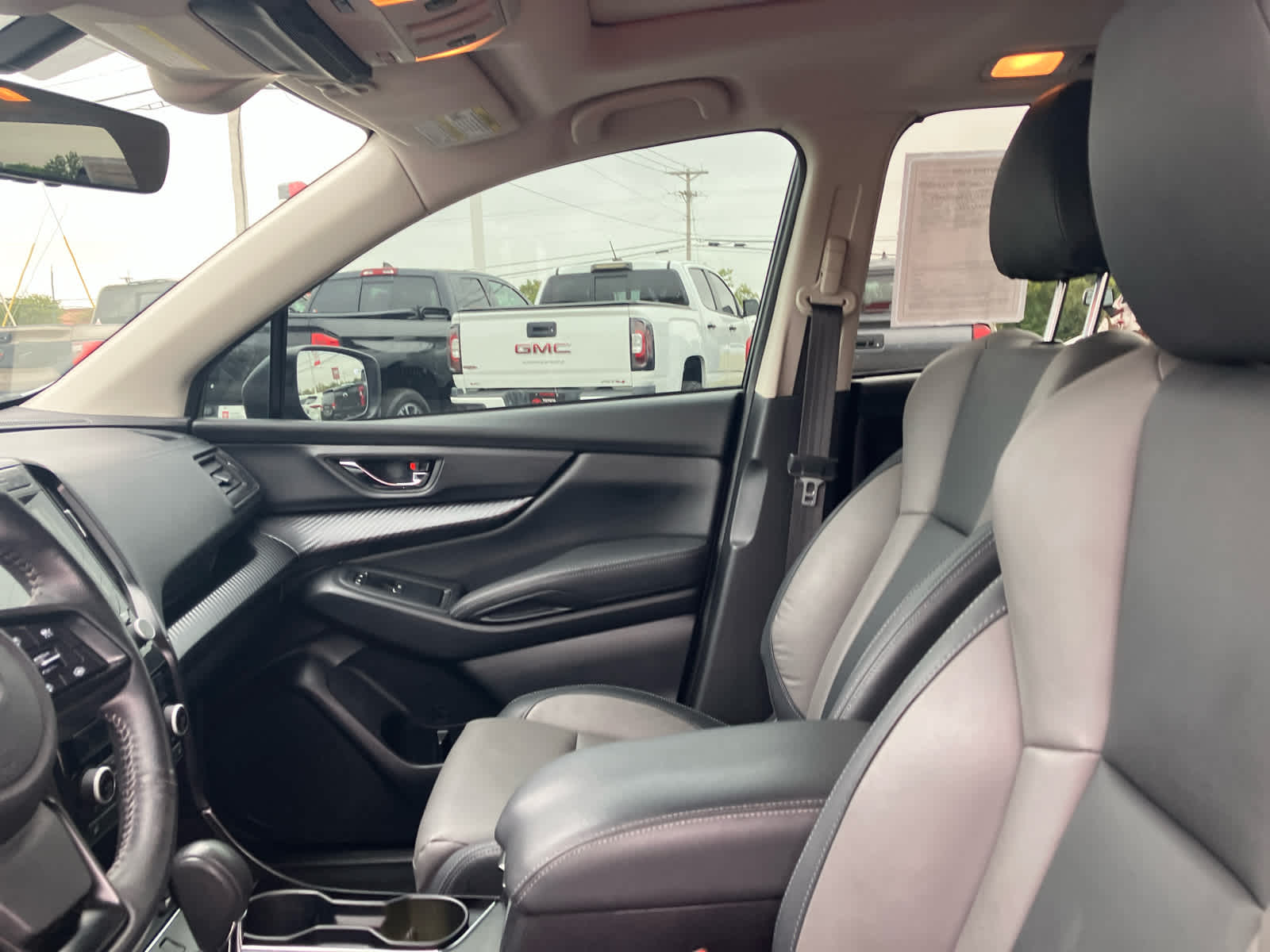2022 Subaru Ascent photo 10 of 37