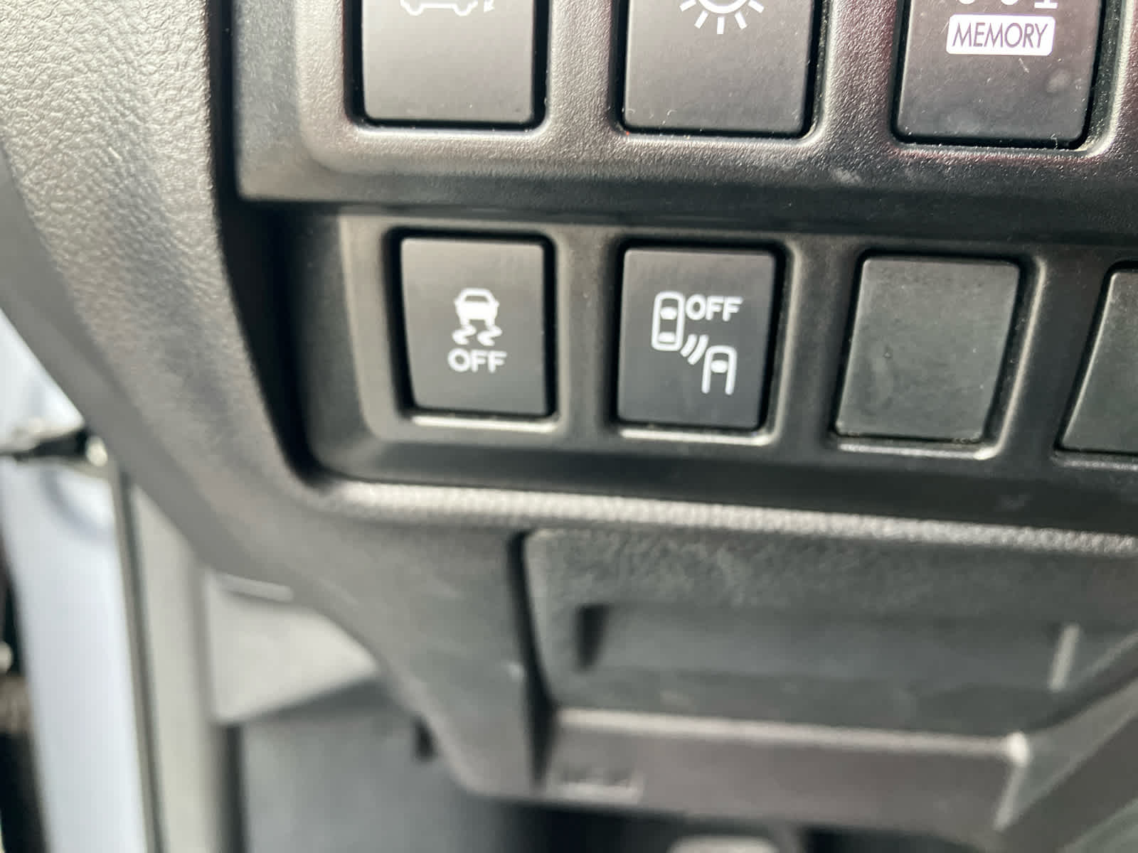 2022 Subaru Ascent photo 14 of 37