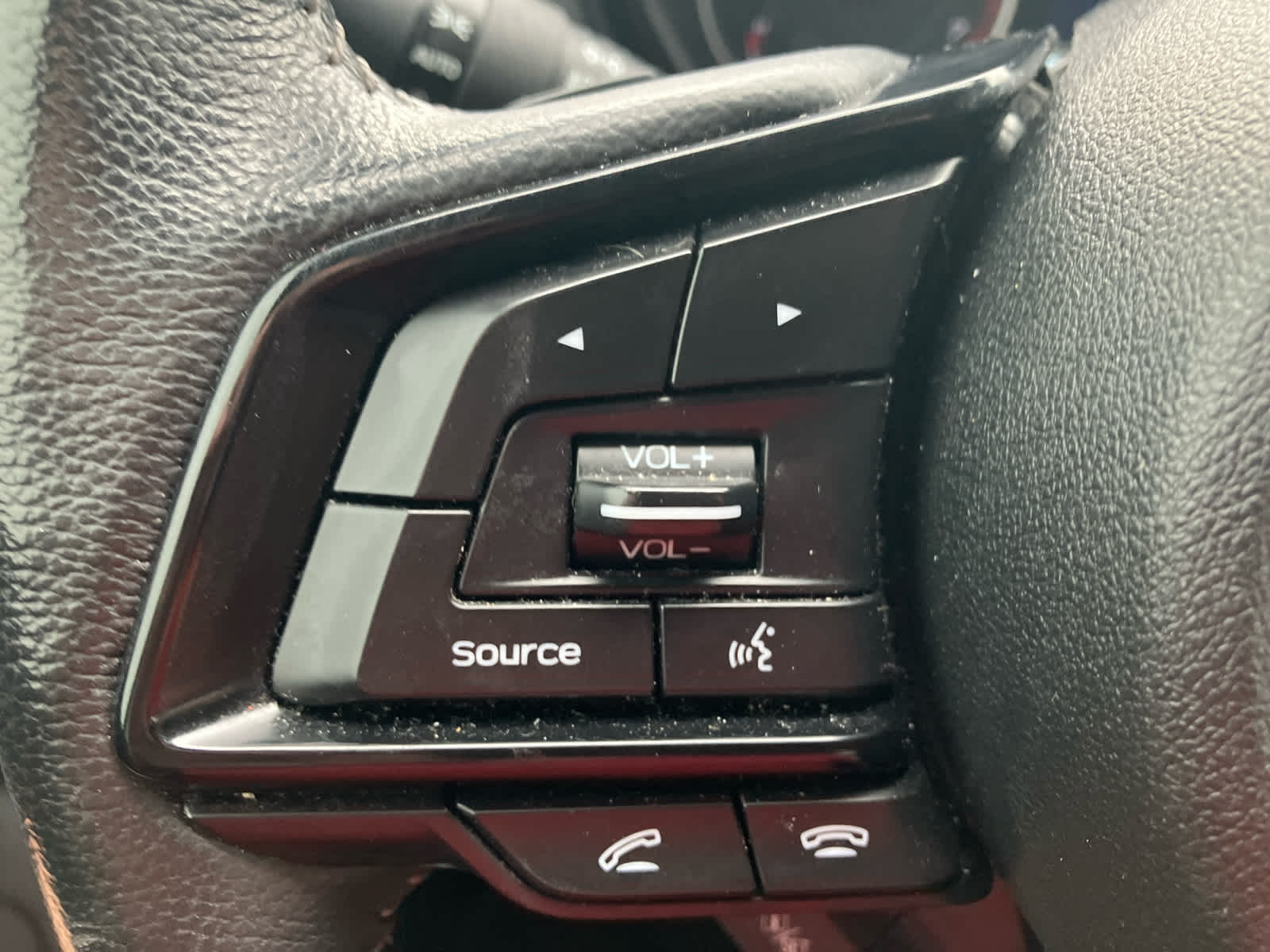 2022 Subaru Ascent photo 18 of 37