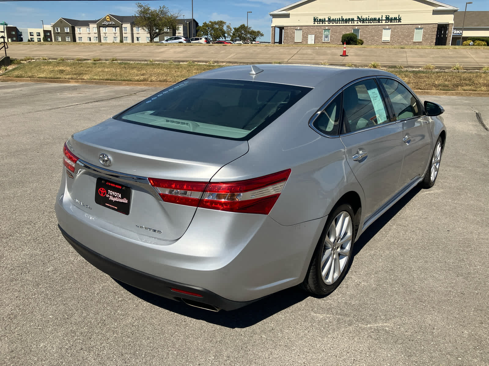2014 Toyota Avalon photo 7 of 29