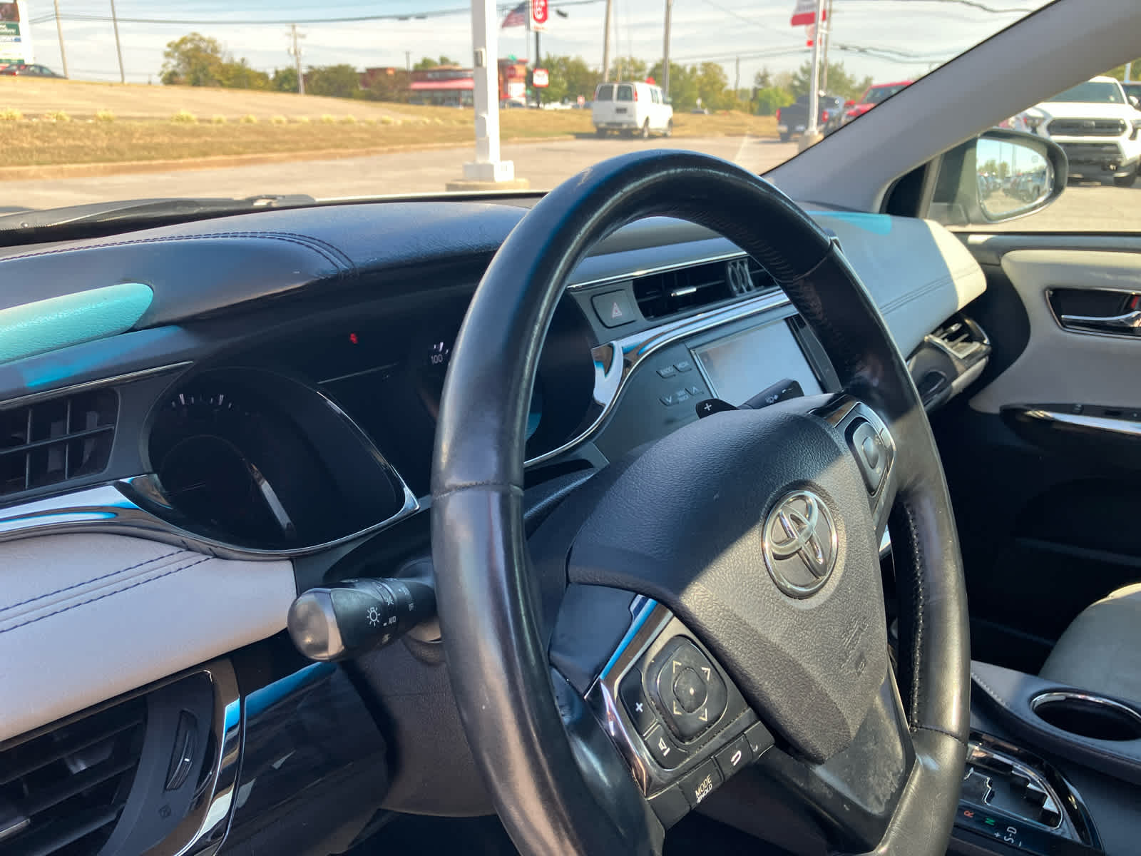 2014 Toyota Avalon photo 9 of 29