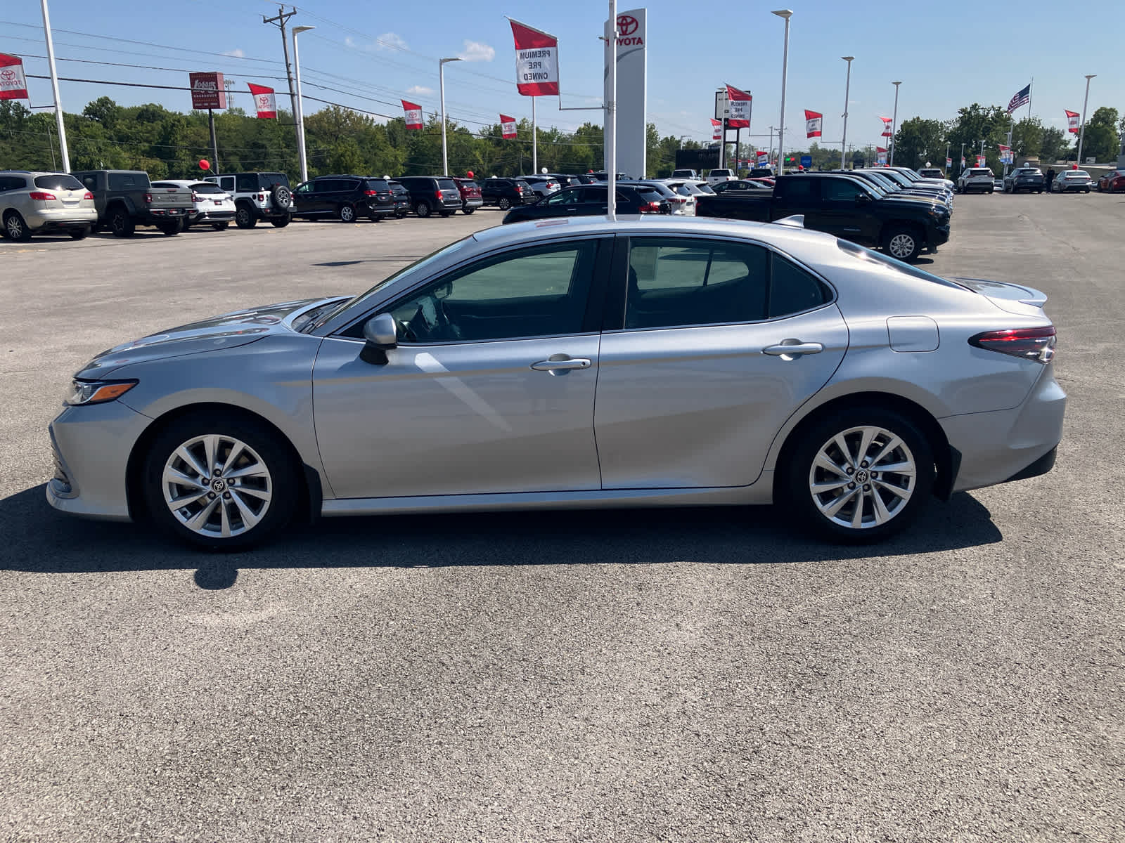 2023 Toyota Camry photo 4 of 29