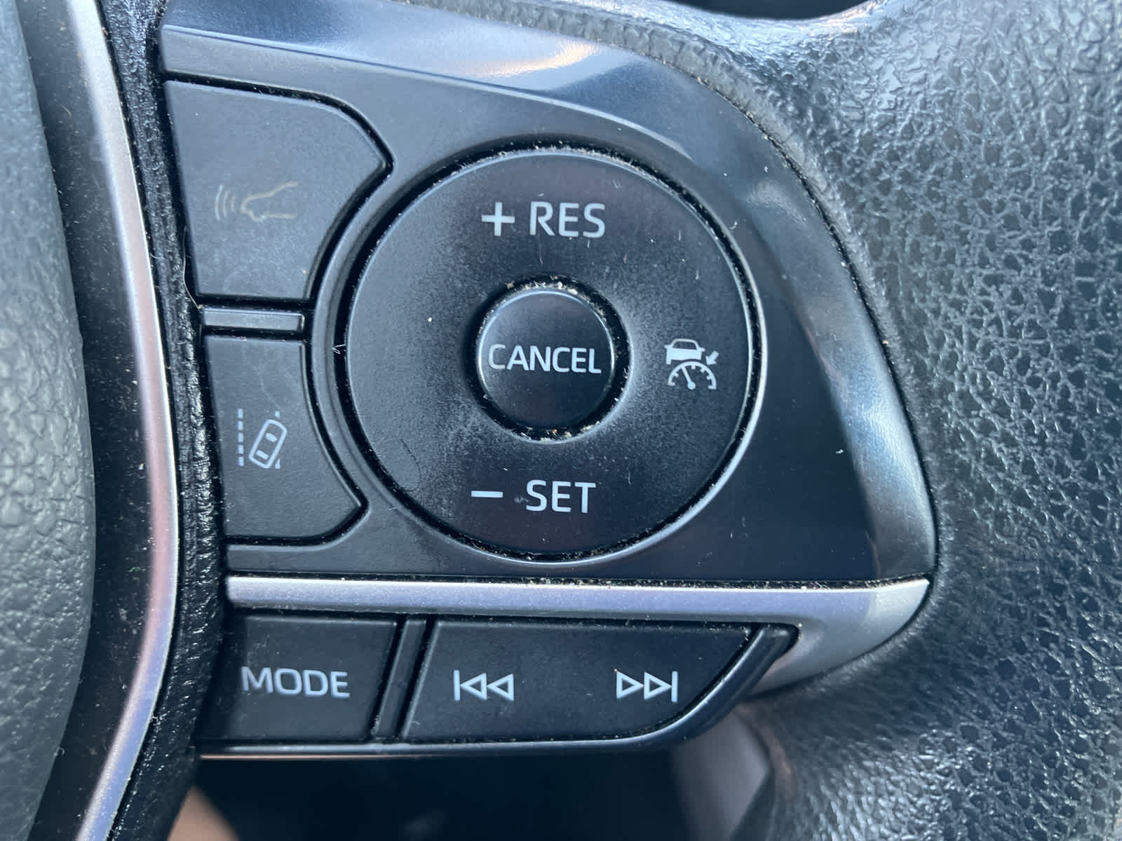2023 Toyota Camry photo 18 of 29