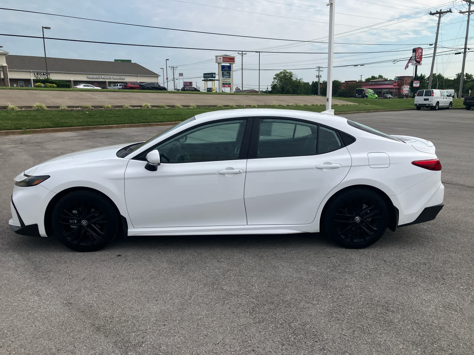 2026 Toyota Camry photo 6 of 38