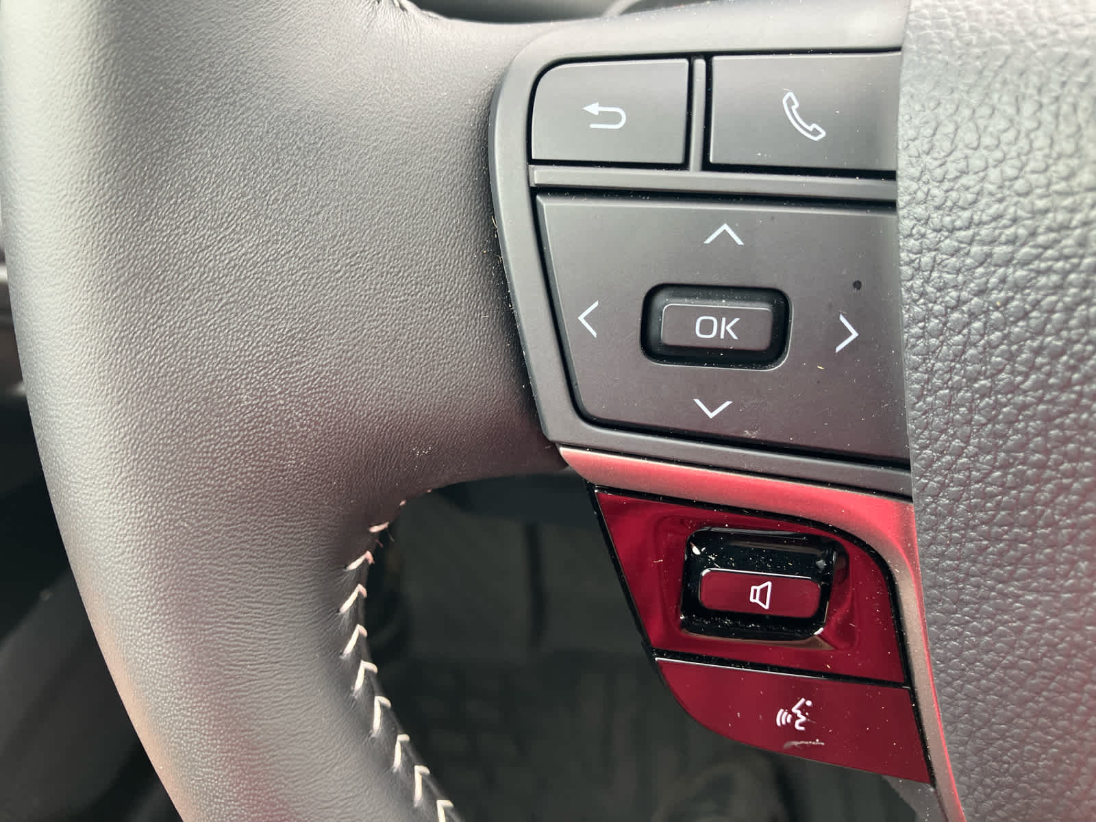 2026 Toyota Camry photo 19 of 38