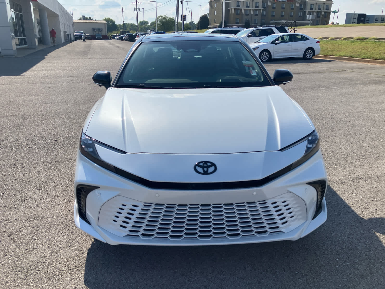 2026 Toyota Camry photo 4 of 41