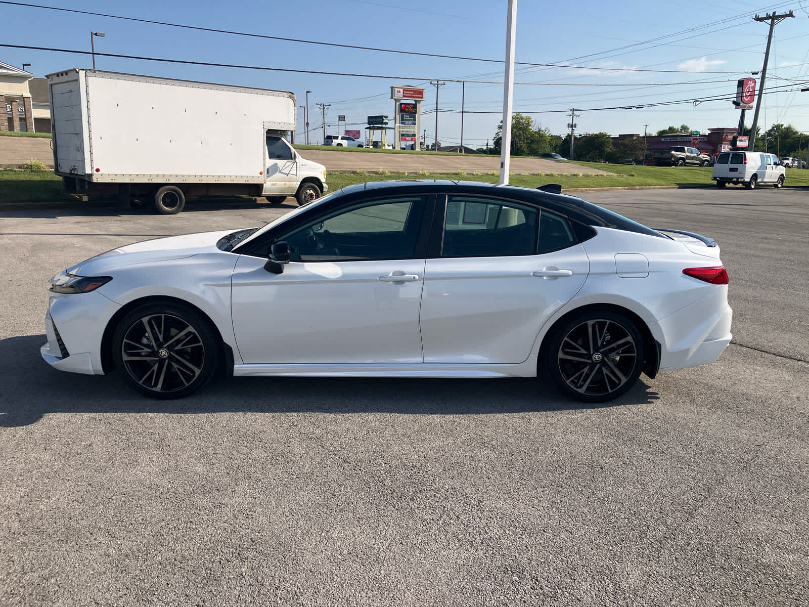 2026 Toyota Camry photo 5 of 39