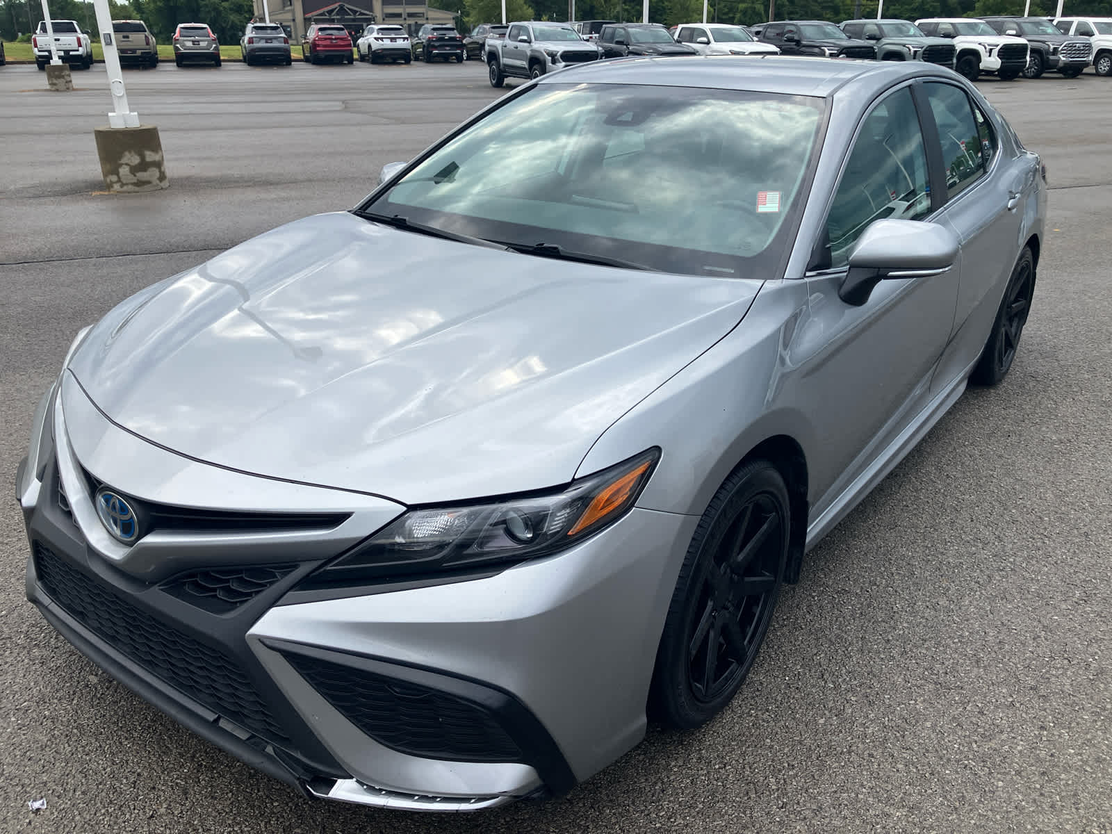 2024 Toyota Camry photo 3 of 34