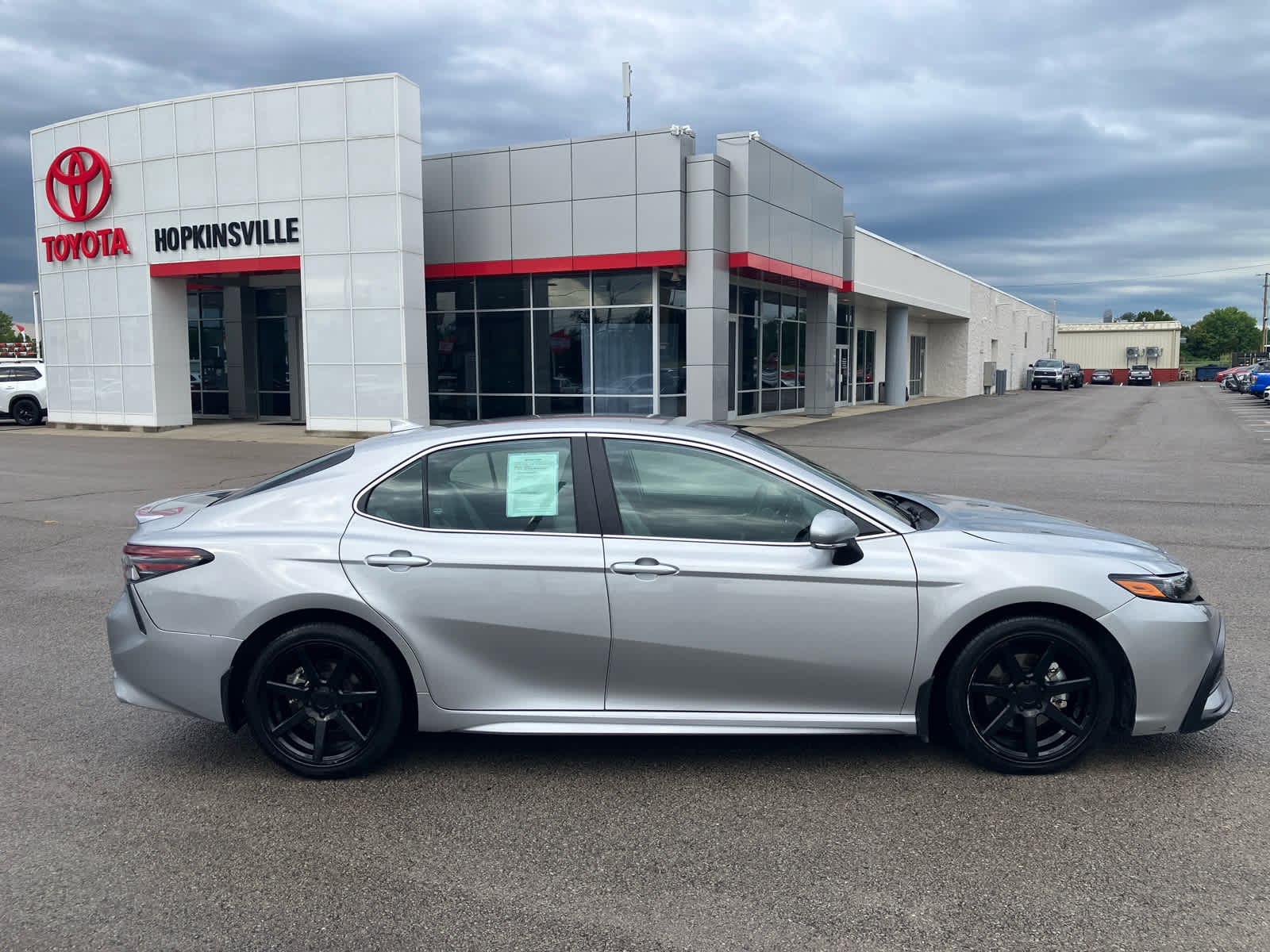 2024 Toyota Camry photo 8 of 34