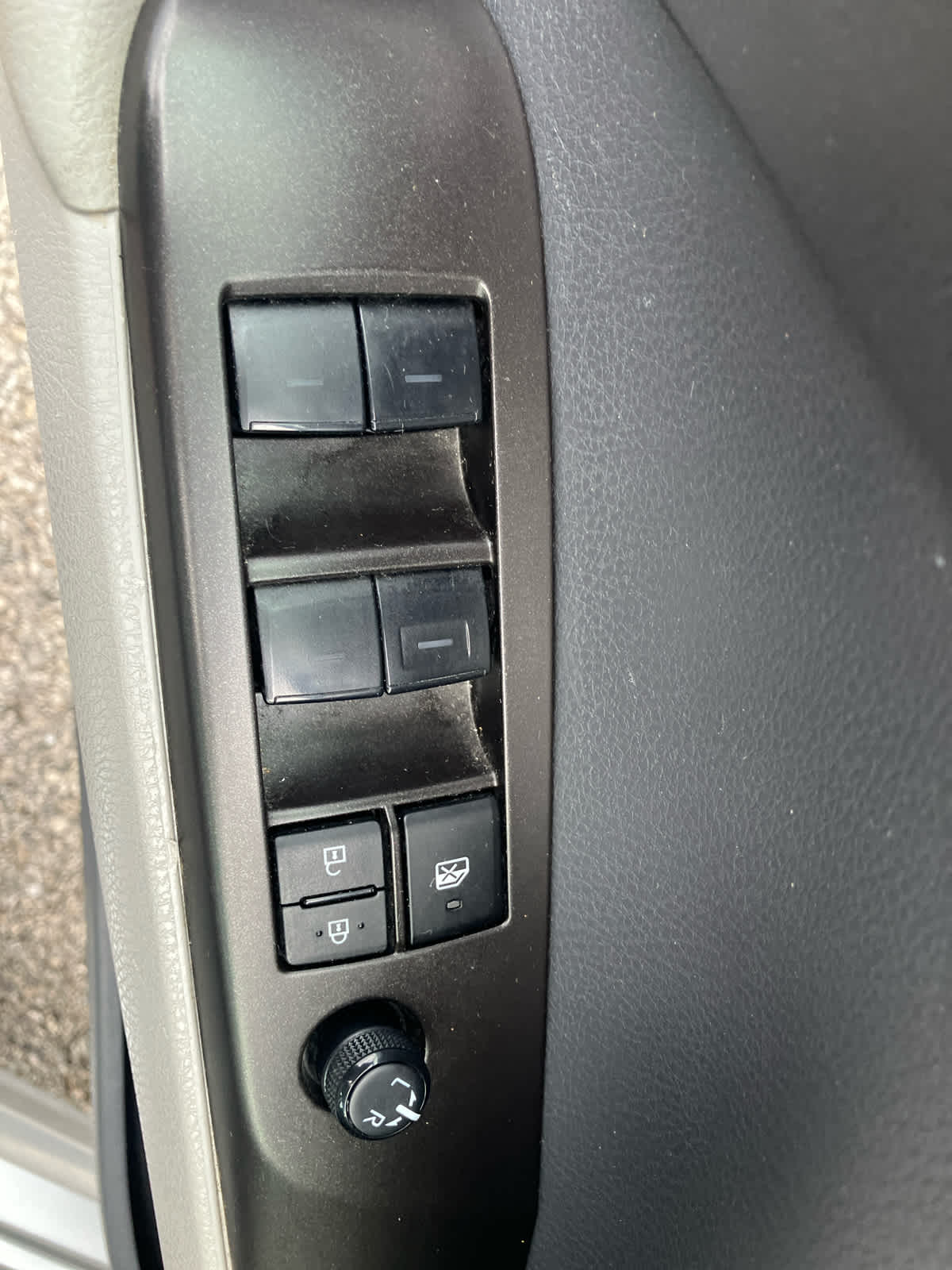 2024 Toyota Camry photo 12 of 34