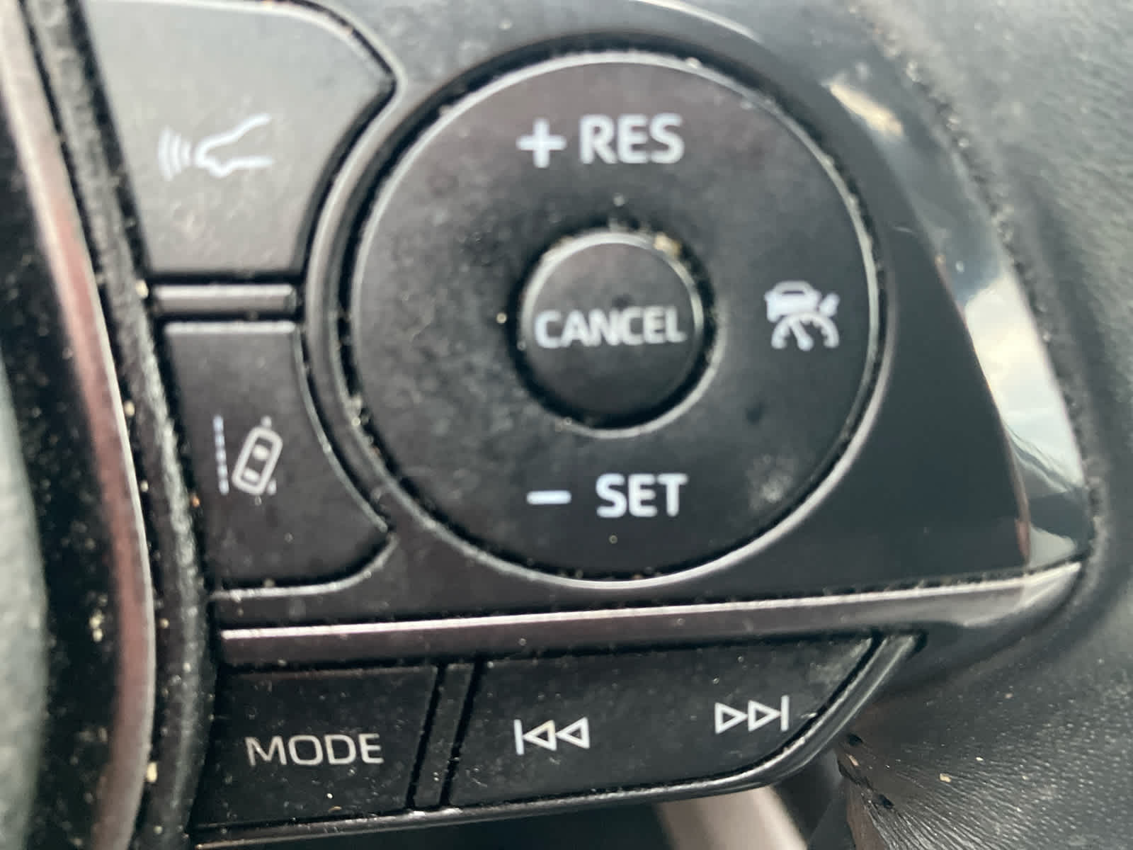2024 Toyota Camry photo 18 of 34