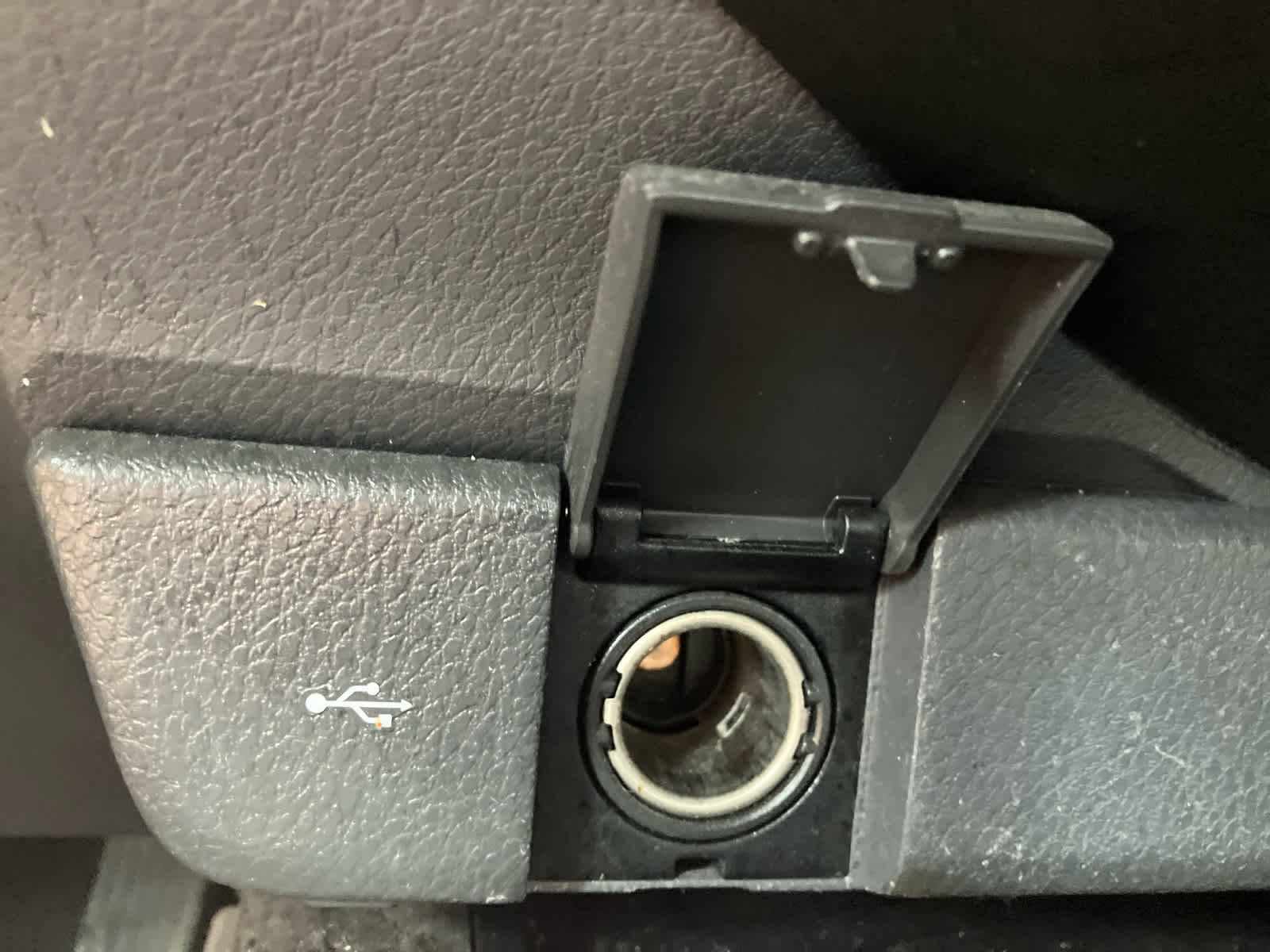 2024 Toyota Camry photo 26 of 34