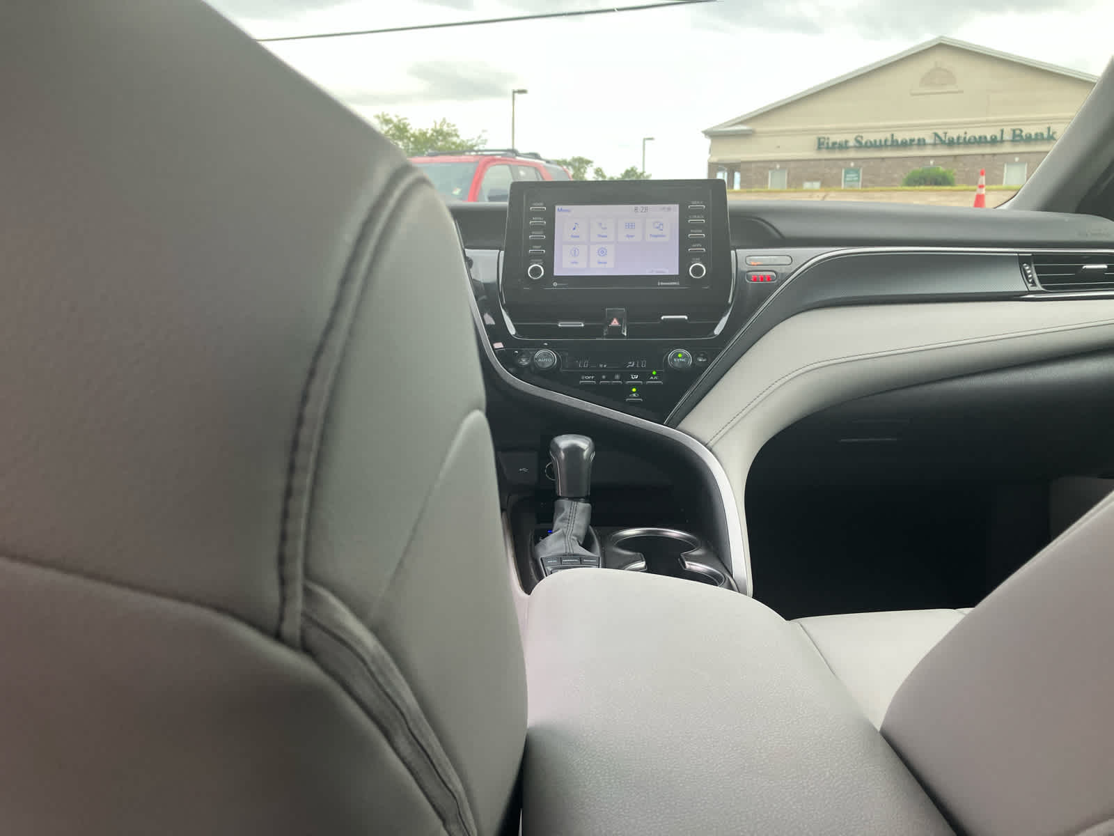 2024 Toyota Camry photo 31 of 34