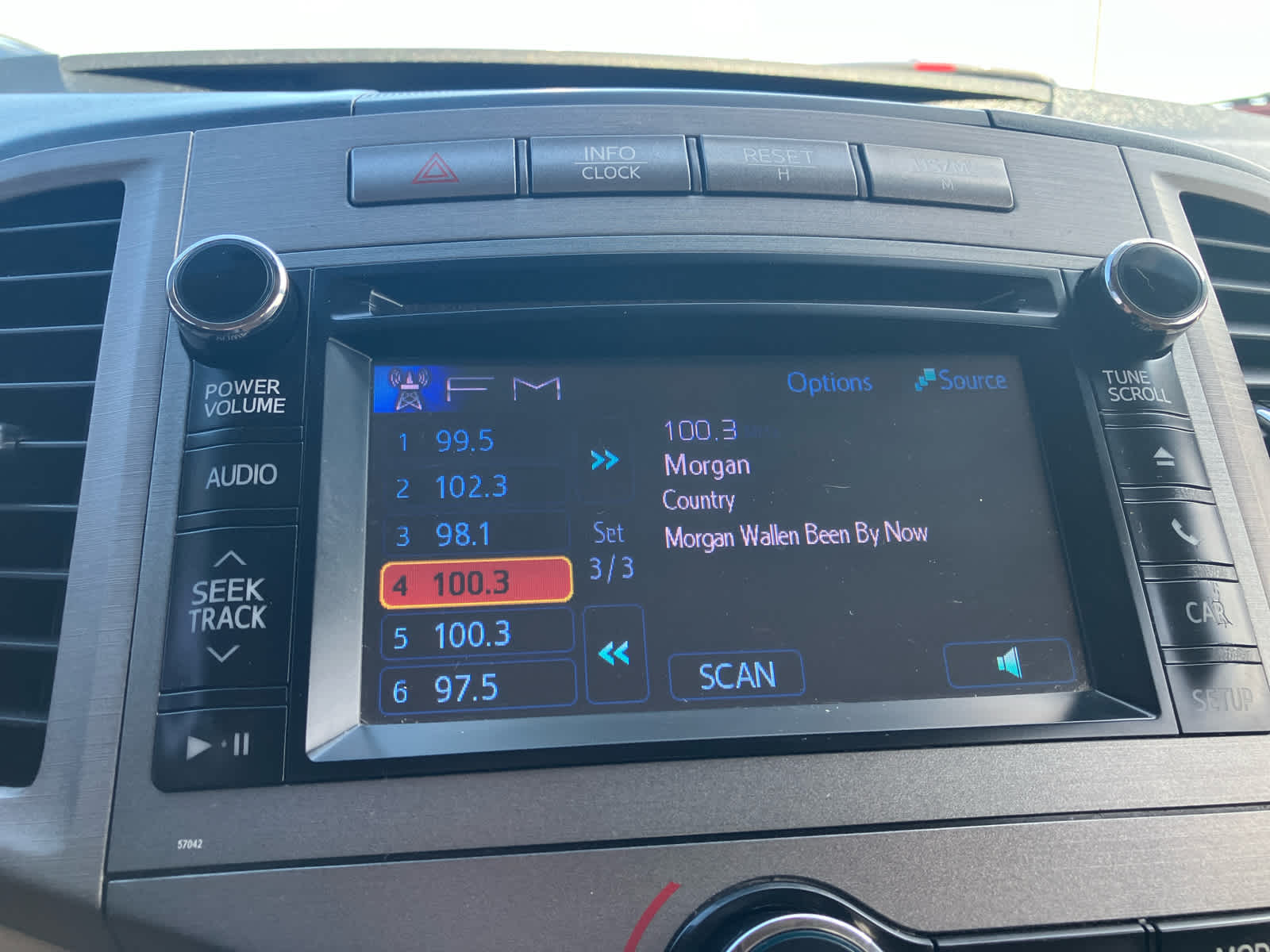 2013 Toyota Venza photo 21 of 29