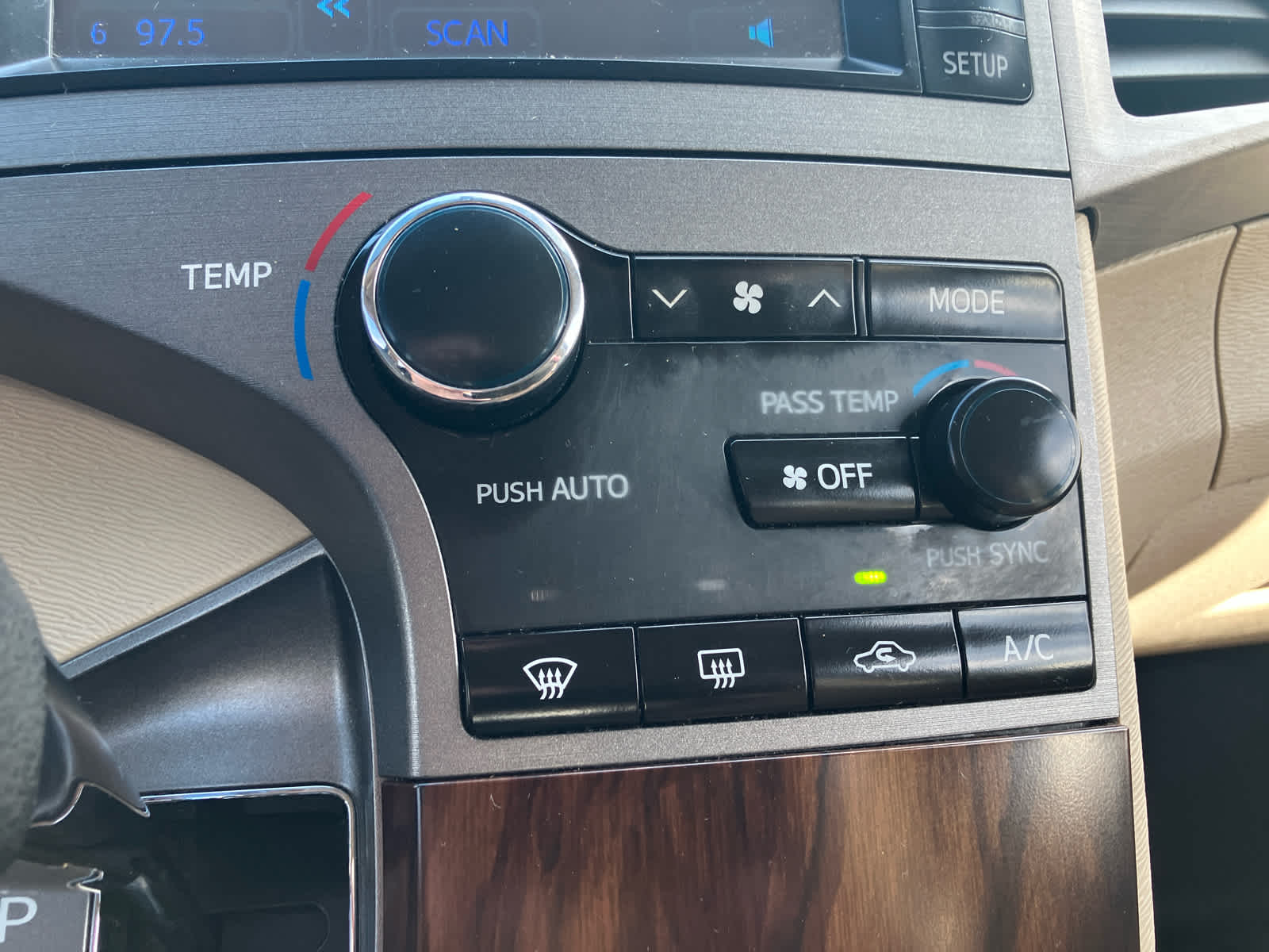 2013 Toyota Venza photo 22 of 29
