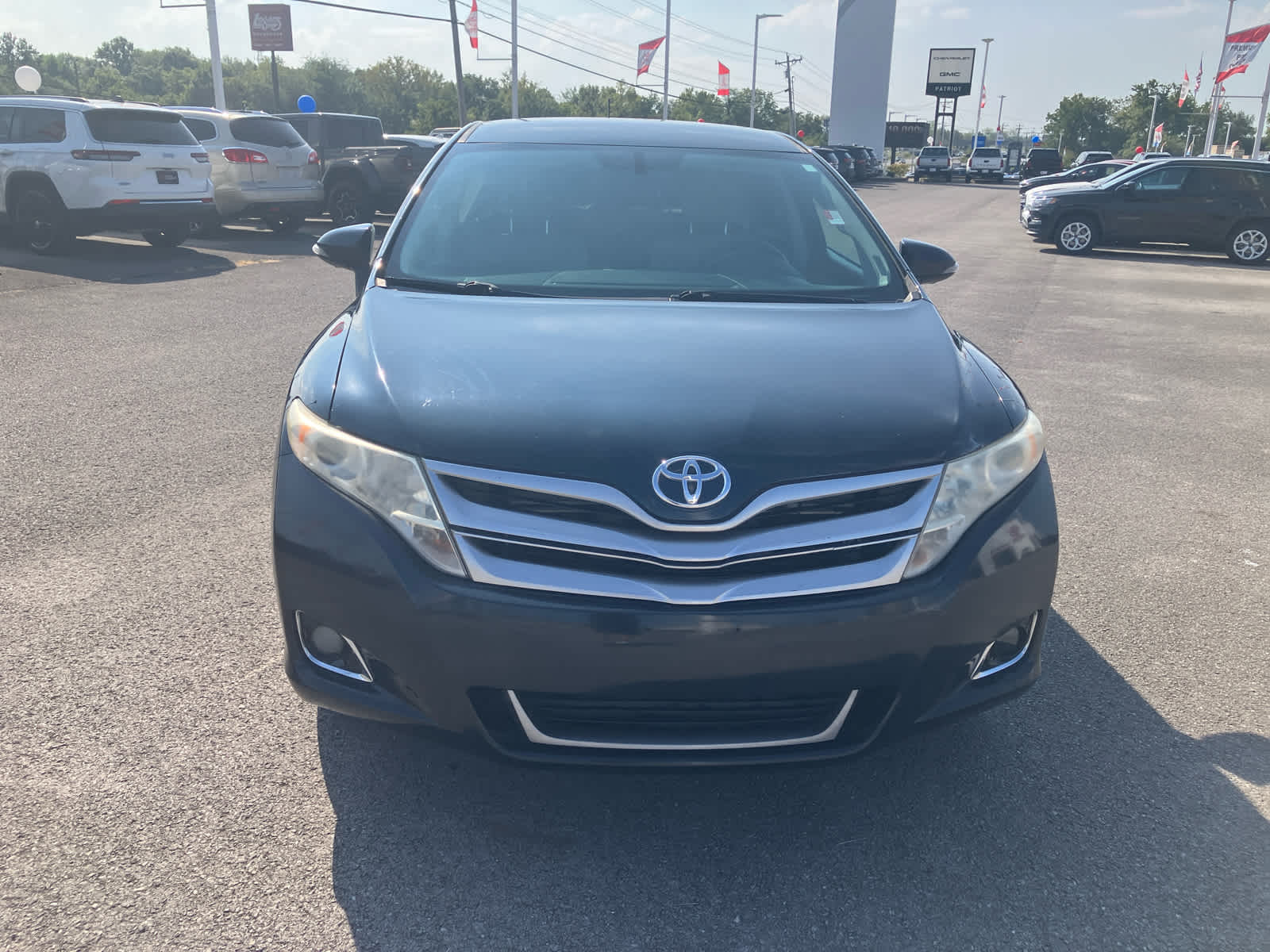 2015 Toyota Venza photo 2 of 25