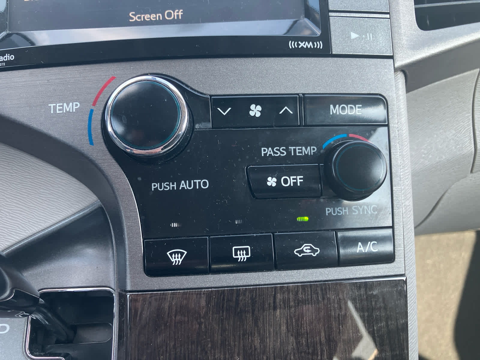 2015 Toyota Venza photo 20 of 25