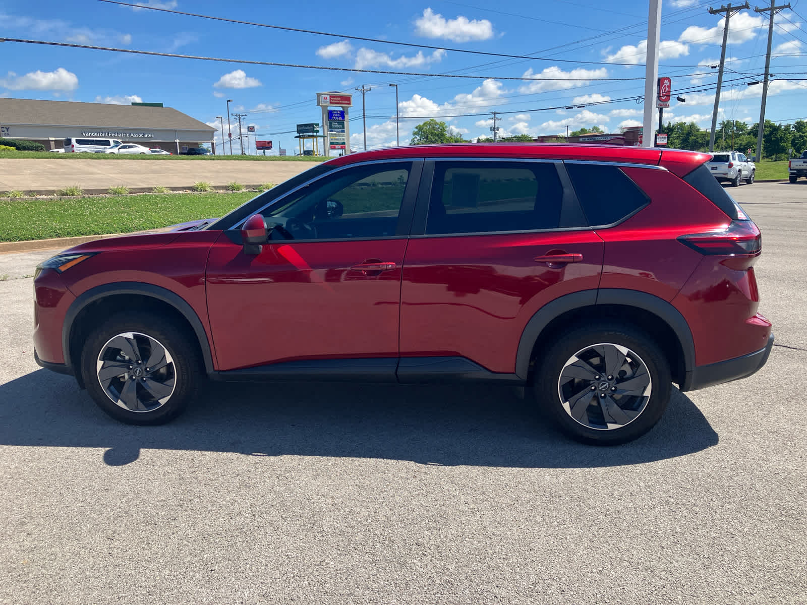 2024 Nissan Rogue photo 4 of 35