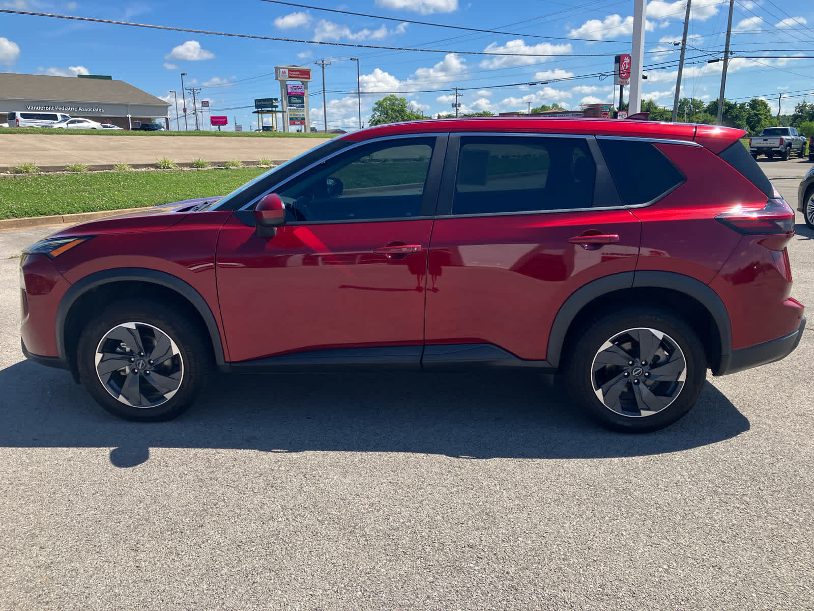2024 Nissan Rogue photo 5 of 35