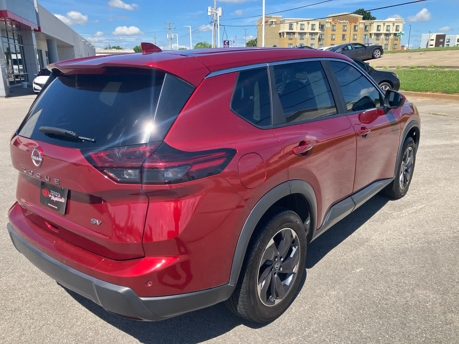 2024 Nissan Rogue photo 7 of 35