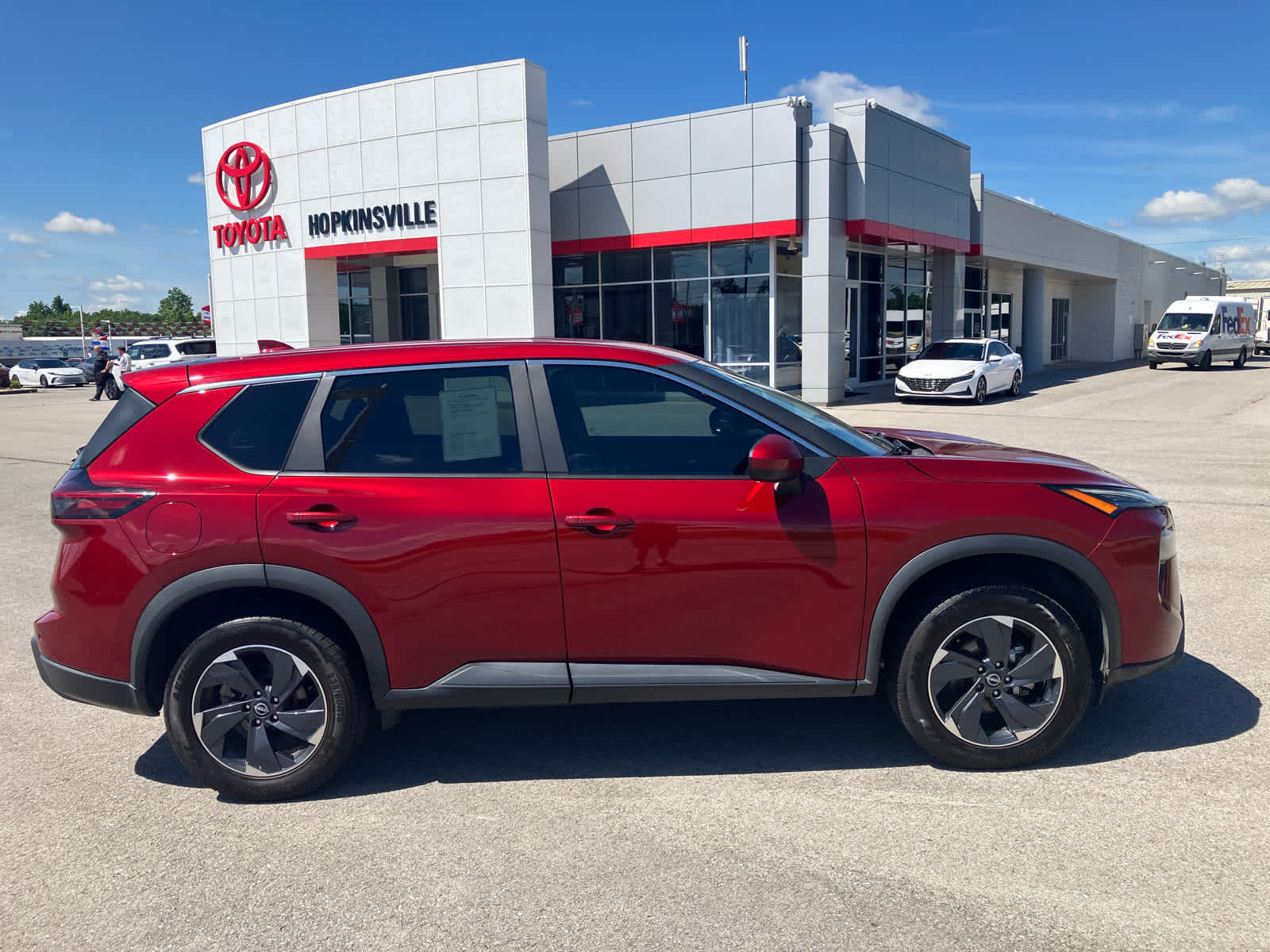 2024 Nissan Rogue photo 8 of 35