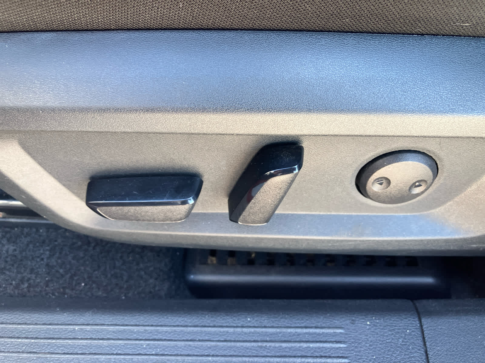 2024 Nissan Rogue photo 11 of 35
