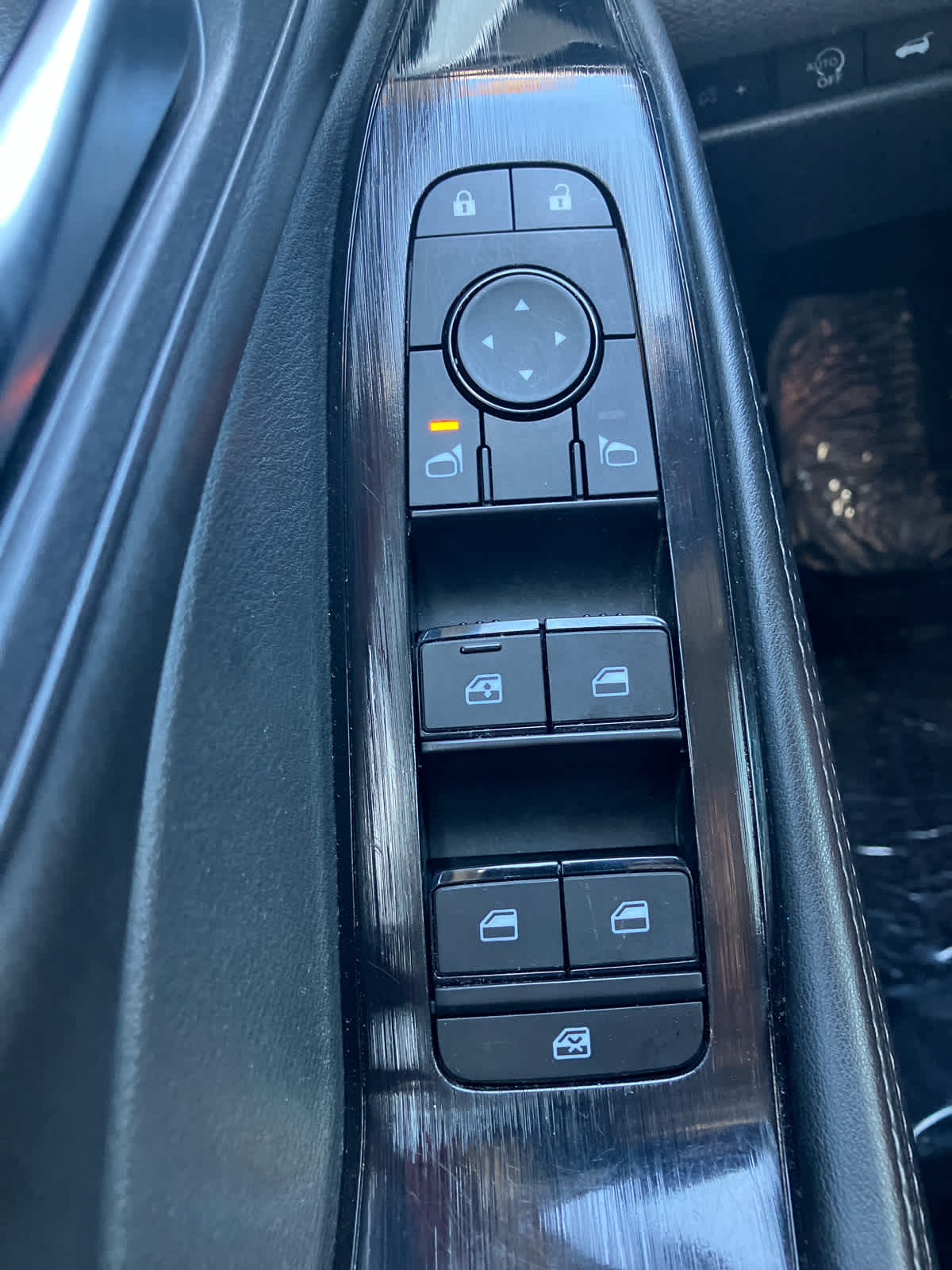 2024 Nissan Rogue photo 12 of 35