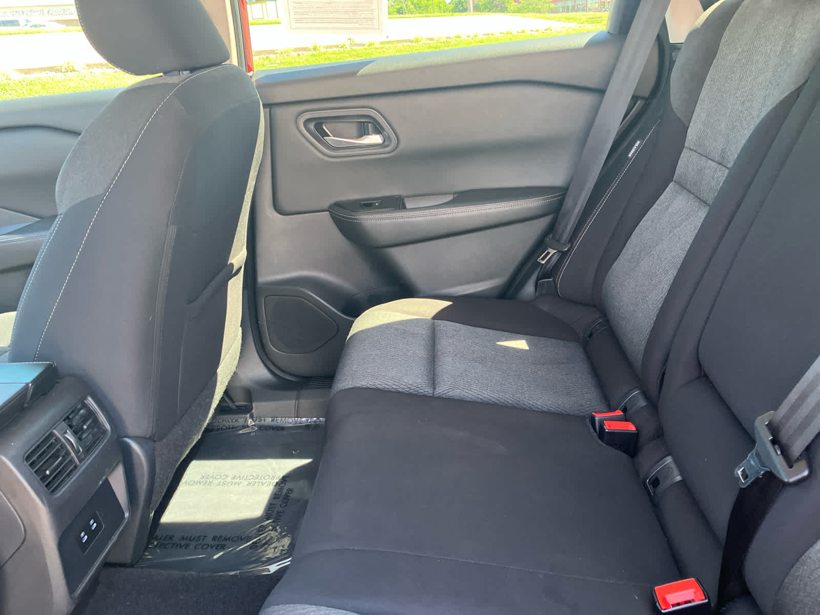 2024 Nissan Rogue photo 34 of 35