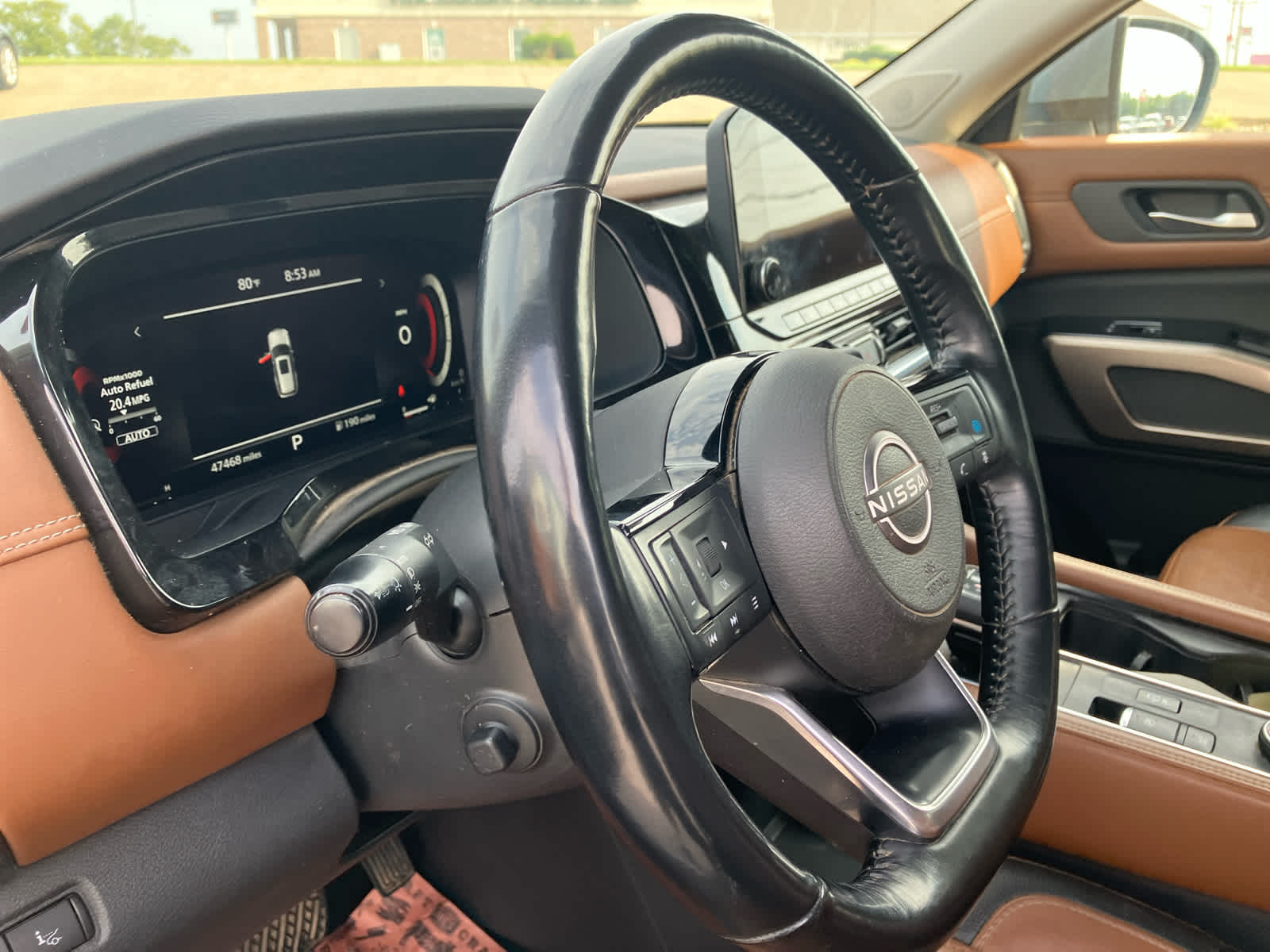 2023 Nissan Pathfinder photo 10 of 39