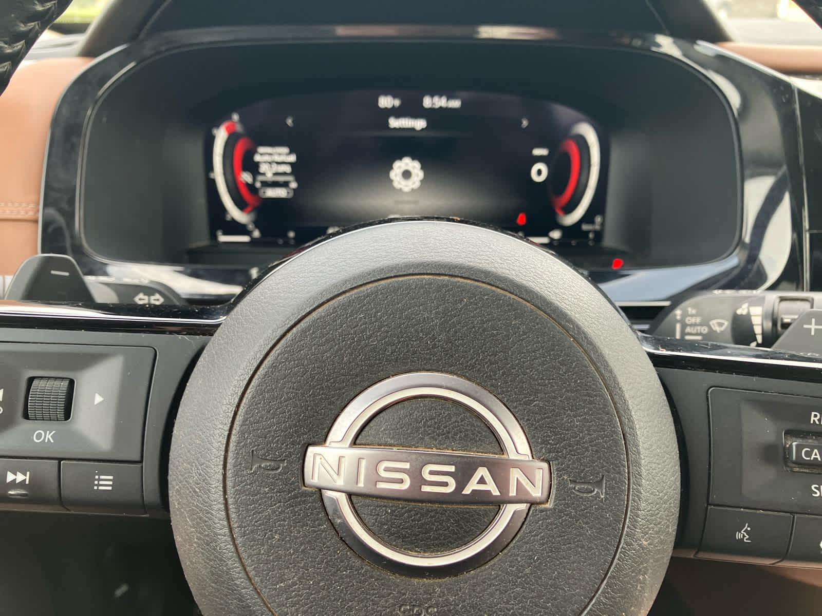 2023 Nissan Pathfinder photo 15 of 39