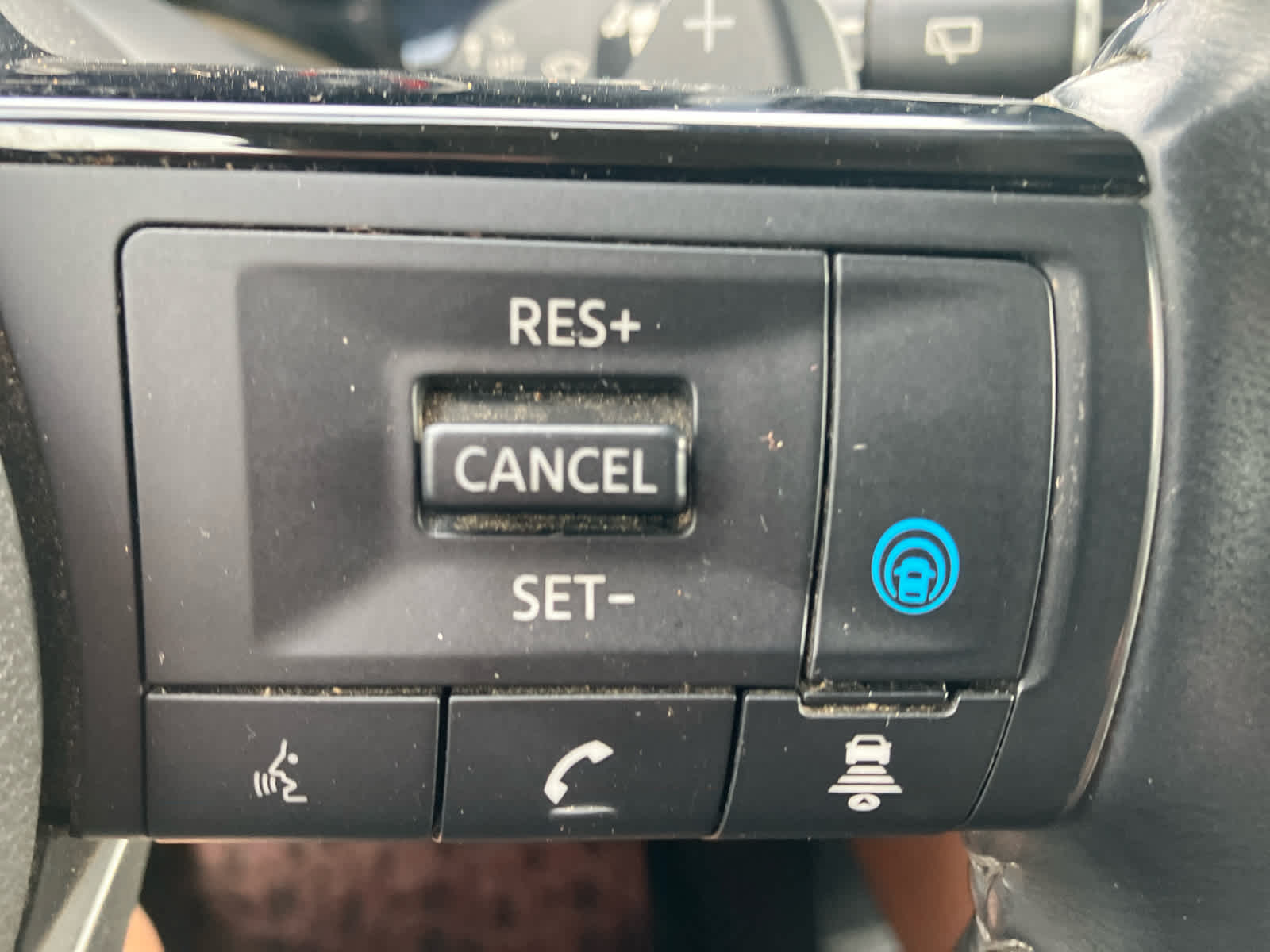 2023 Nissan Pathfinder photo 19 of 39