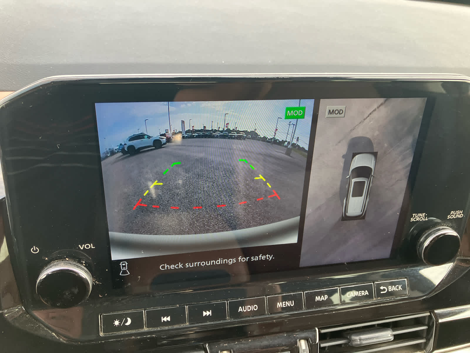 2023 Nissan Pathfinder photo 23 of 39