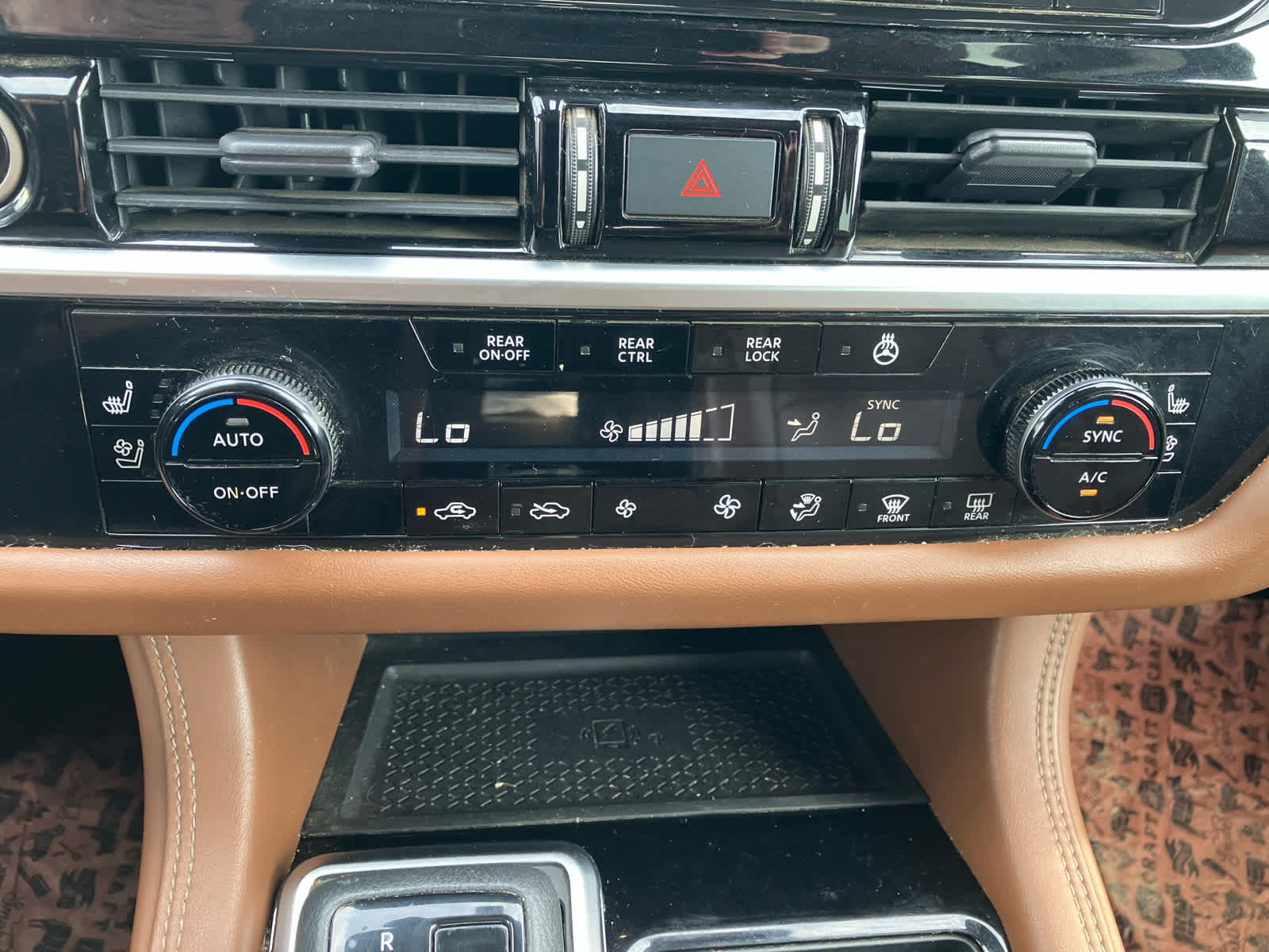 2023 Nissan Pathfinder photo 27 of 39